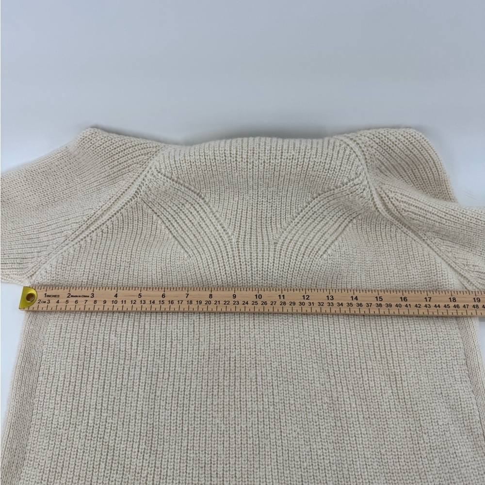 Five Oaks GuideBoat Company
Alpaca Merino Wool Chunky
Turtleneck Sweater Sz S - Picture 5 of 6